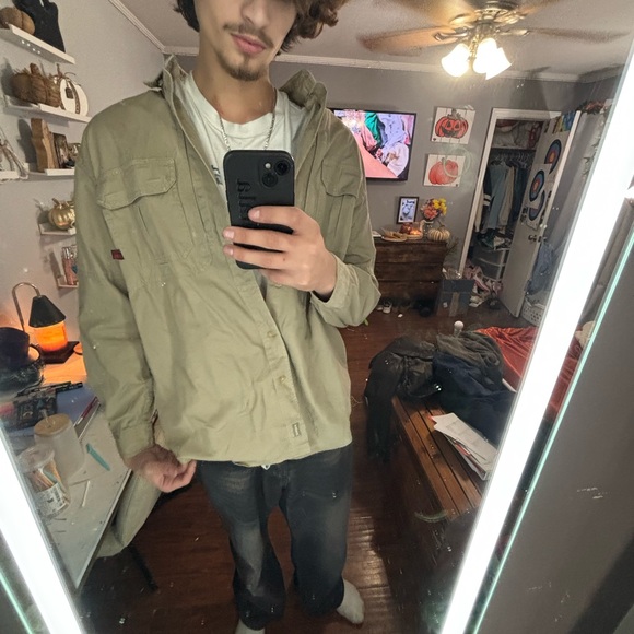 Woolrich Olive Button-Up Shirt - Picture 9 of 9